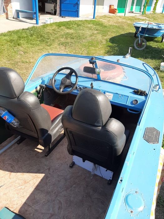 Продам катер Амур