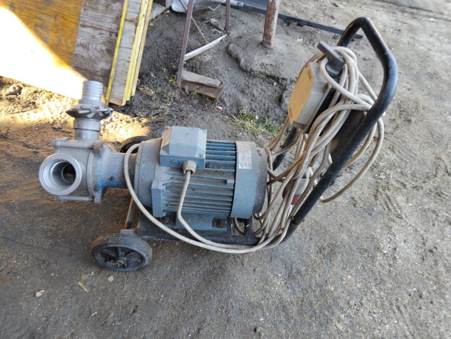 Motopompa electrică