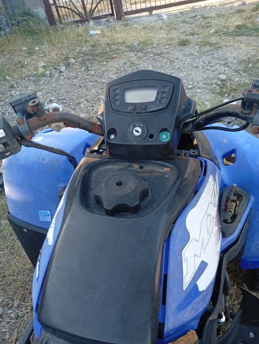 E de vânzare ATV ul meu are o problemă nu îmi dă scânte fac schimburi cu un ATV sau cu o trotinetă cu chirin G4i