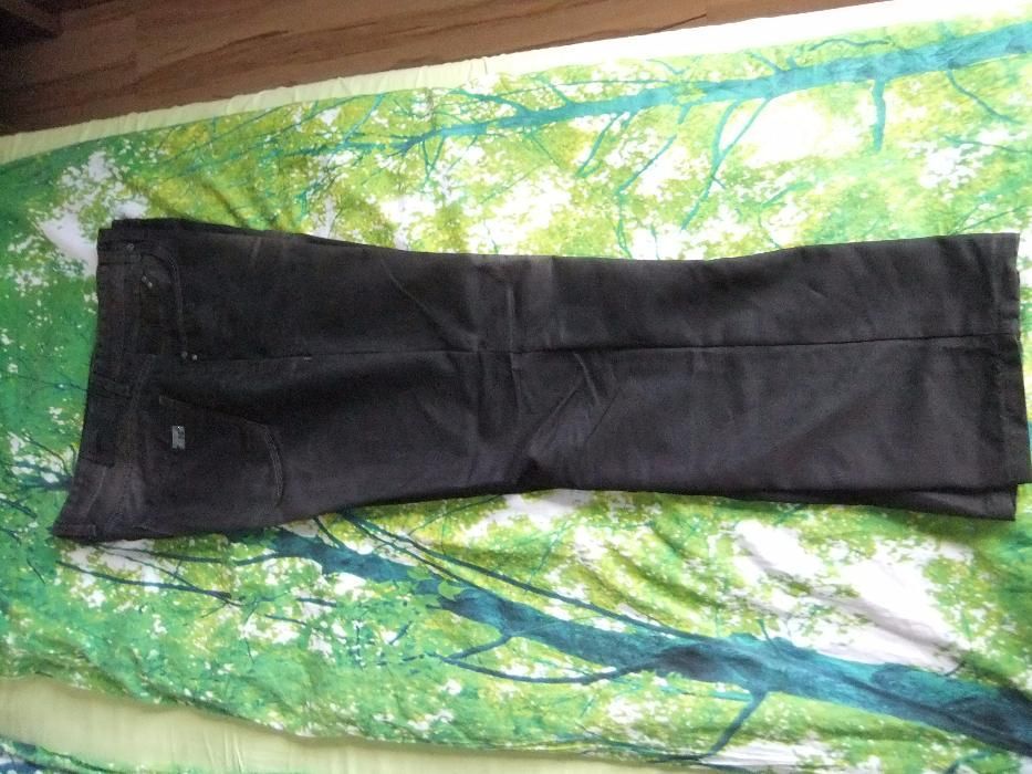 дънки тъмно кафяви