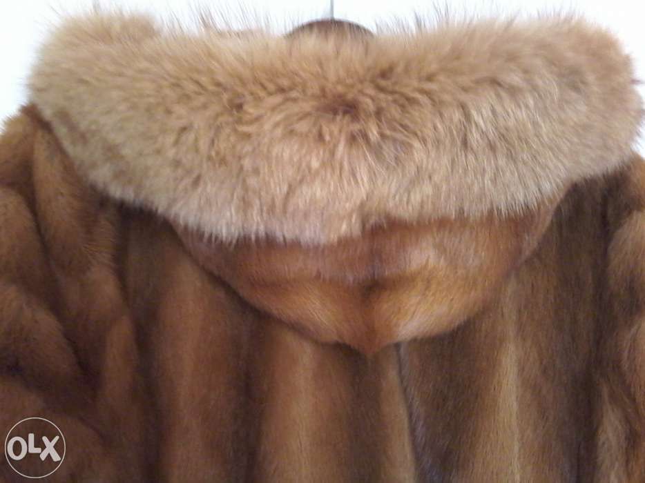 OFERTA !Haina nurca ( vizon )cu garnitura vulpe polara