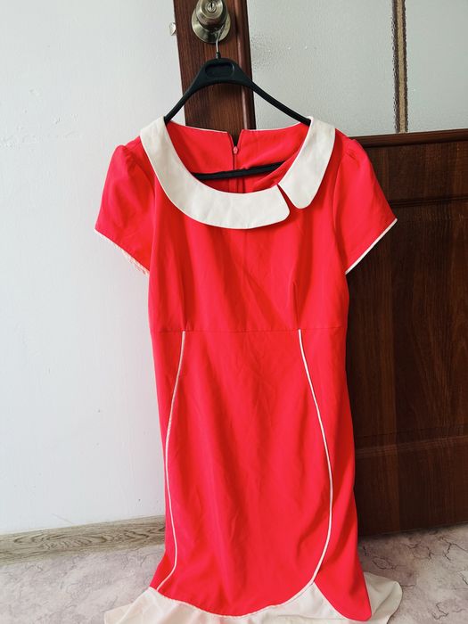 Киімдер сатылады