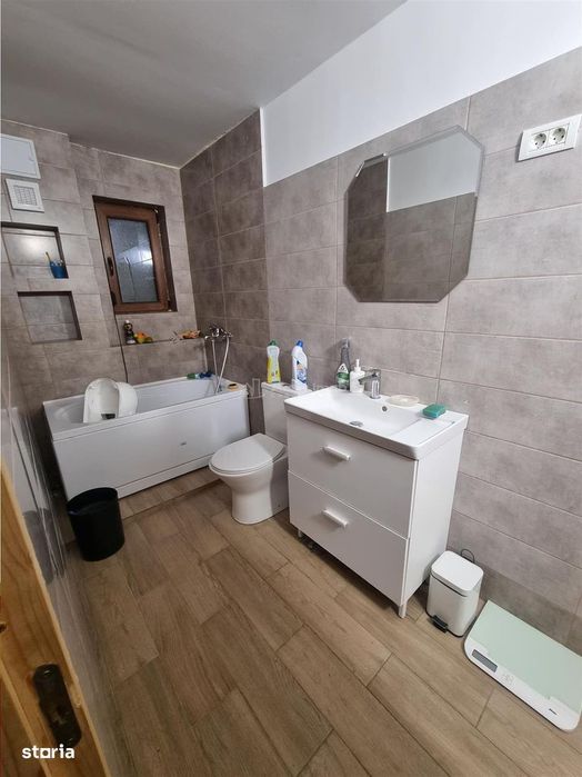 Casa-vila si teren in Nanov