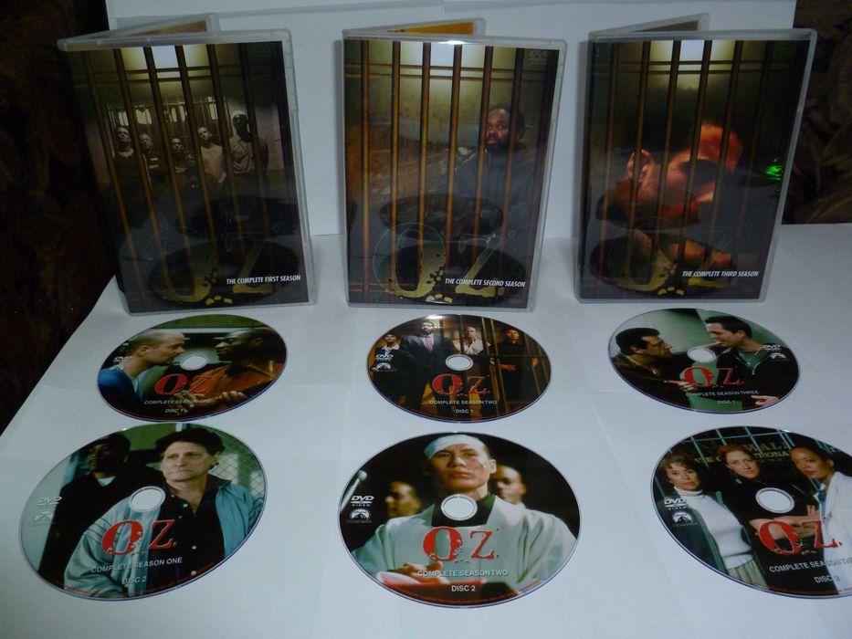 OZ Inchisoarea federala 6 SEZOANE DVD   COMPLET