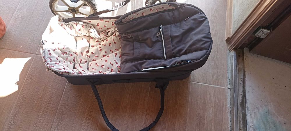 Продавам бебешка количка