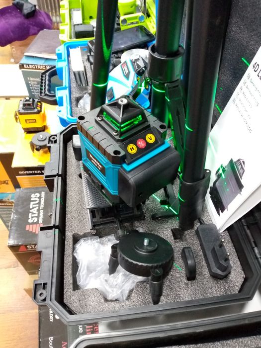 Makita Devalt лазерный уровень 4d