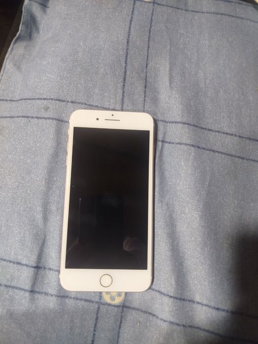 Iphone 7+ gold ideal