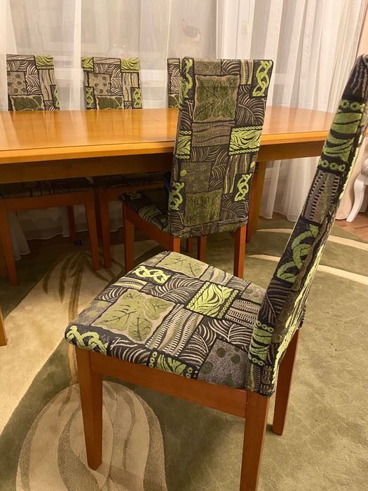 Стол в гостиную и стулья