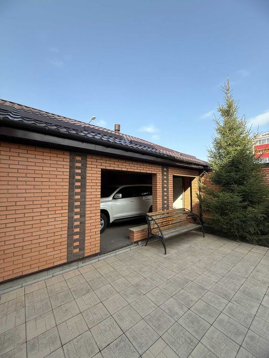 Продаю современный коттедж в черте города!