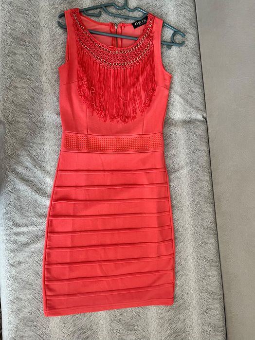 Спортно елегантна дамска рокля