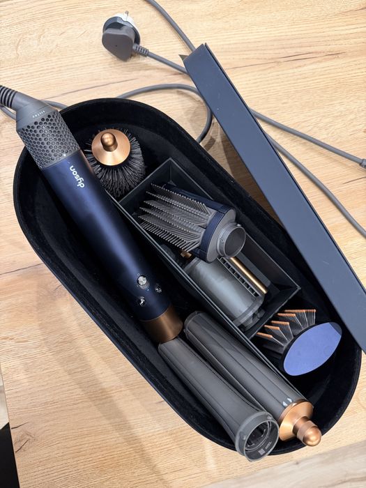 Продам Dyson фен