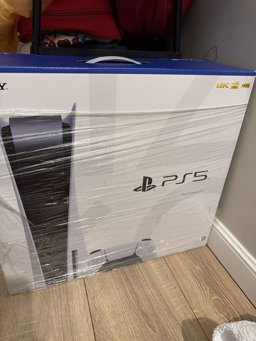 PlayStation 5 в идеальном состоянии