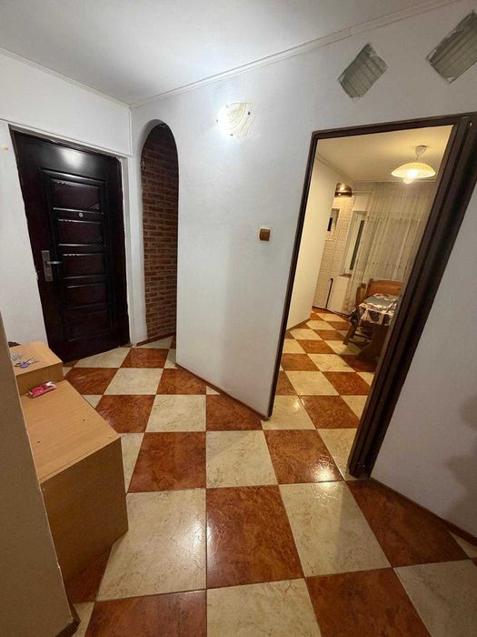 Proprietar vand apartament 3 camere Decomandat