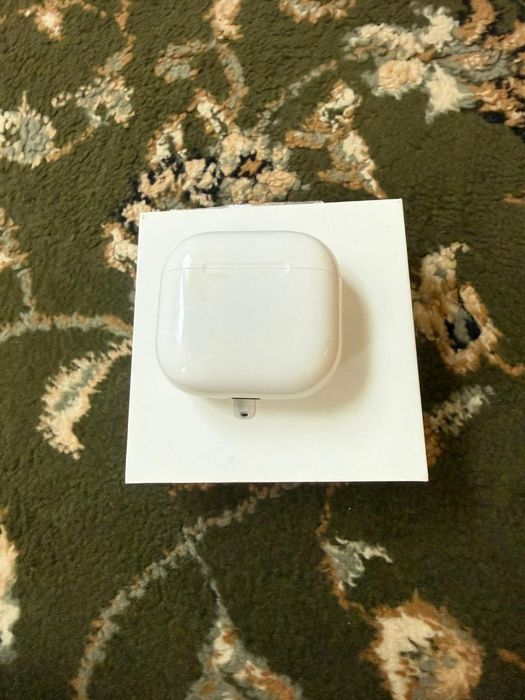 Продам Apple Airpods 4