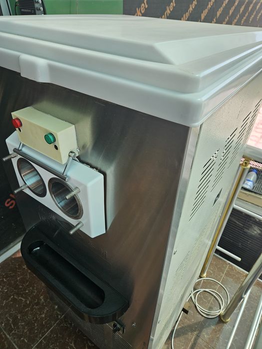 Мороженое Апарати тезда сотилади.