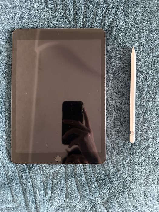 Айпад 9 256гб+ Apple pencil 1