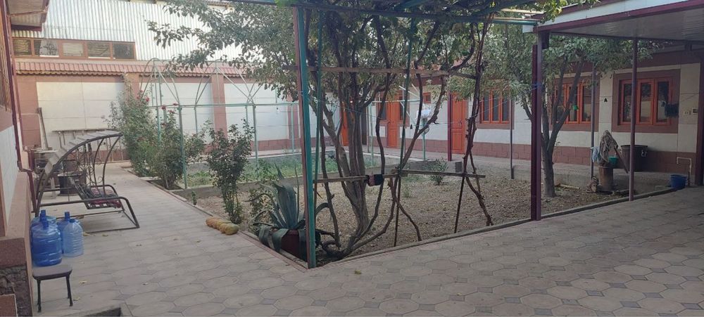 Пиштган ғиштдан қурилган 6-сотихдан иборат тайер подключ коттедж