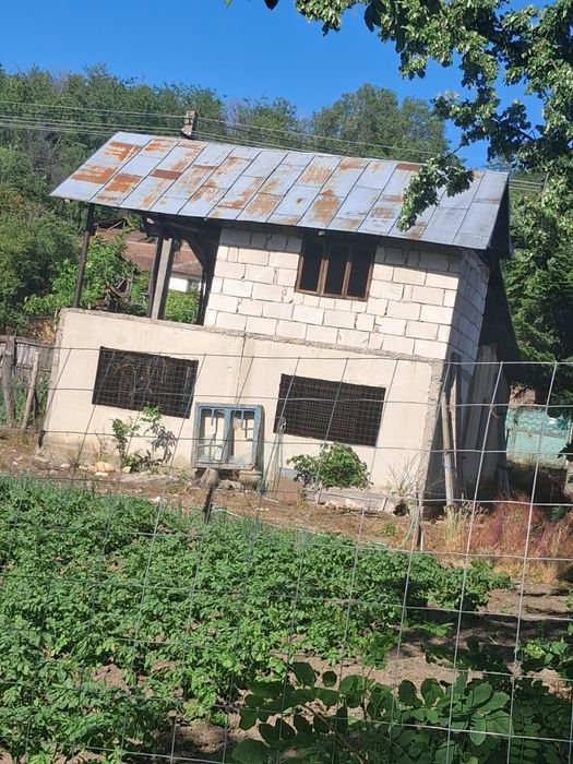 Se vinde casa bătrânească
