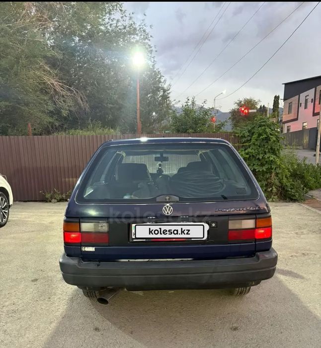 Volkswagen Passat, 1990год