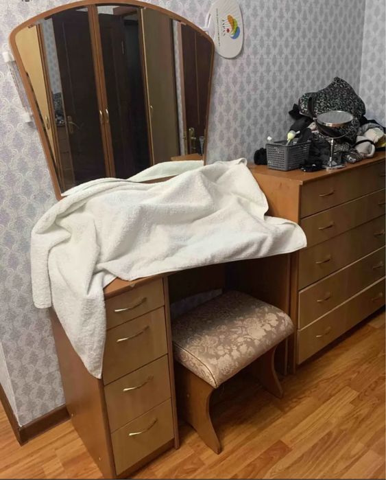 Продам спальный гарнитур