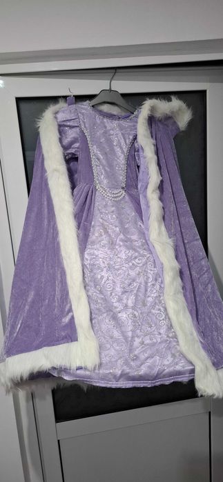 Rochii prințese Cenușăreasa, Sofia purate o singura data, cu crinolina