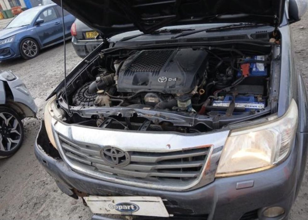 Dezmembrez Toyota Hilux Invincible 3.0 Manuala 2012-2016