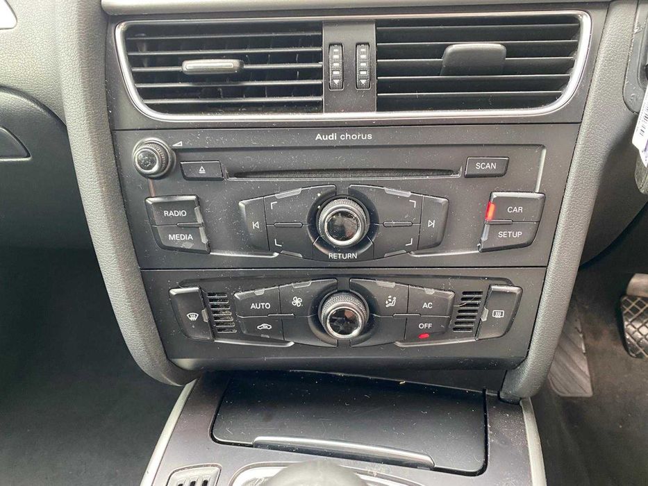 dezmembrez audi a4 b8 cod motor CAGC cod cutie LLW cod culoare LX7W