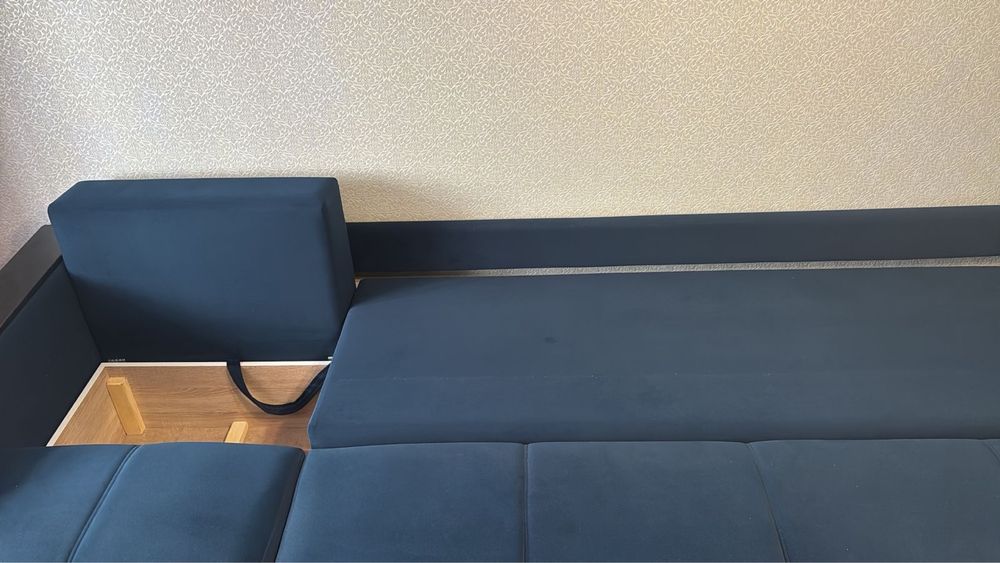 Продам диван.