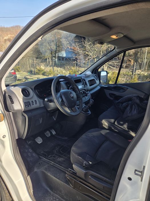 Vand sau schimb cu utilaj  Renault Trafic