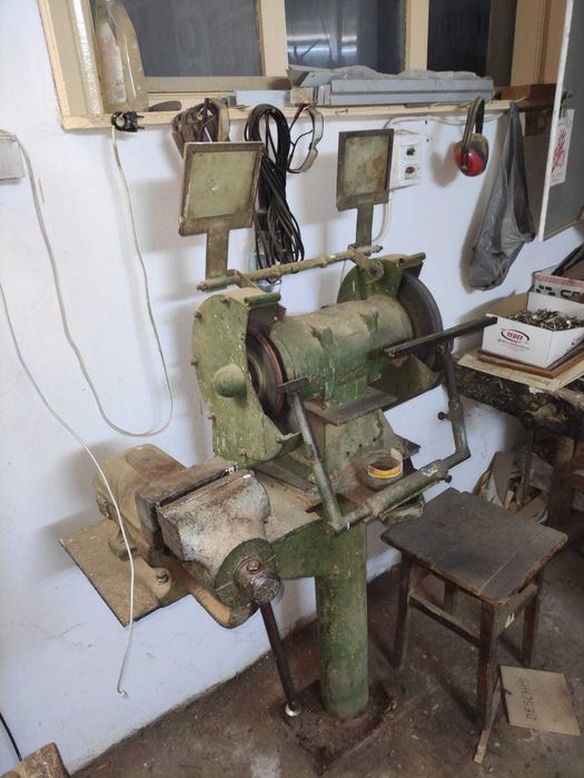 Polizor cu masa cu menghina mare 300 euro negociabil