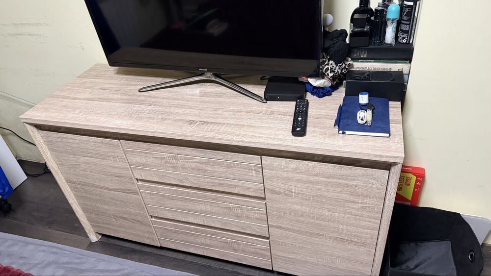 Модерен шкаф 140 x 50 x 80 см