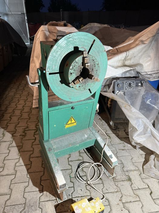 Aparat rotativ pentru sudarea teviilor cardanelor.
