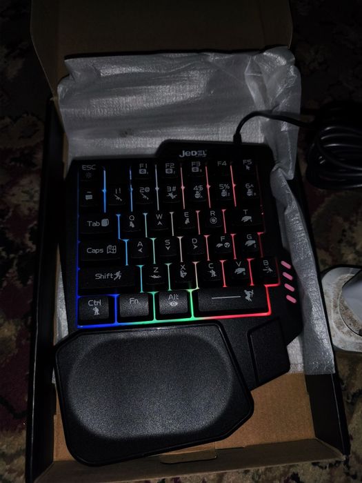 Продаю игравой клавиатура