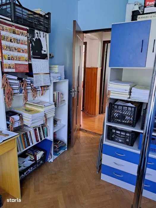 Apartament 3 camere decomandat 70mp, Rovine