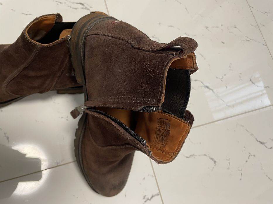 Vând ghete bărbați din pile întoarsă Tommy Hilfinger mărimea 42