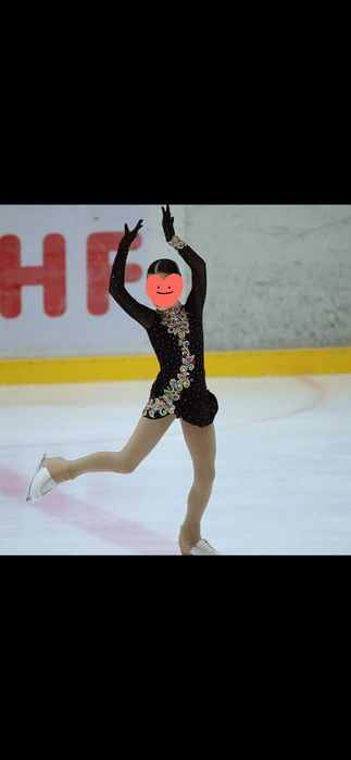 Състезателна рокля за фигурно пързаляне