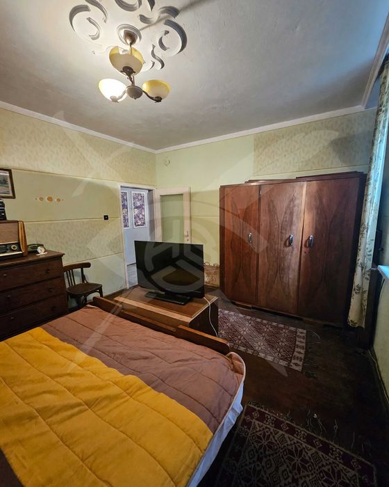 Продава се Къща в Карнобат - 350 кв.м за 829 €/кв.м - Снимка #9