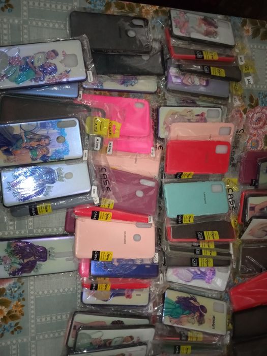 Чехлы для телефонов