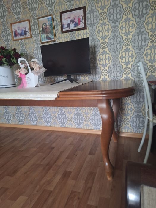 Стол чистое дерево