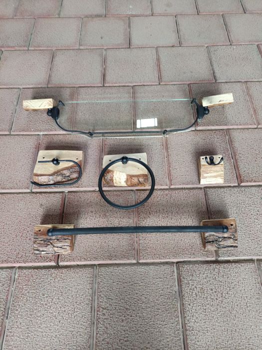 Accesorii baie negre și arginti