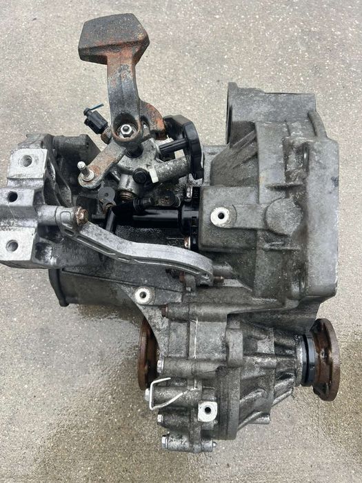 Пет степена Скоростна кутия 1.9 105 кс Дизел за Vw Golf 5 Pasat B6 B7