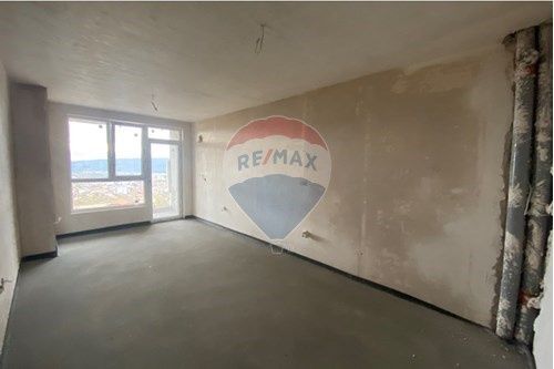 Продава апартаменти