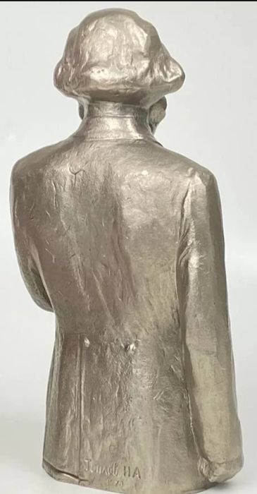 Статуэтка Карл Маркс металл