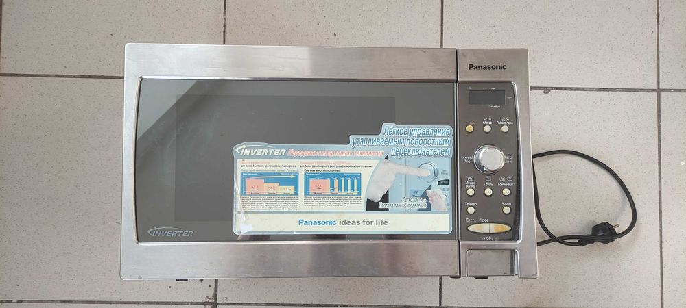 Микроволновая печь Panasonic NN-GD376S б/у нерабочая на запчасти