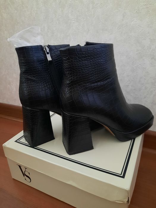 Стильные женские ботильоны 35 размер