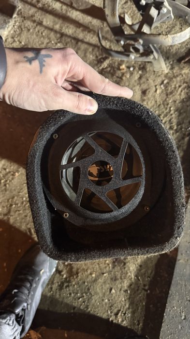 Продам Сабвуфер в машину