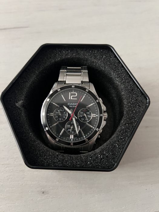 Ceas Casio argintiu, otel inoxidabil