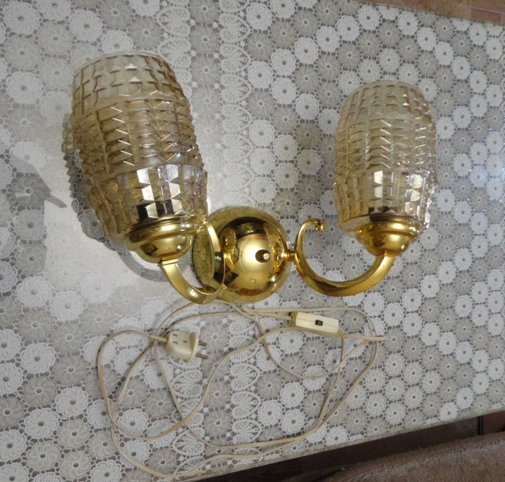 Бра большое. Золотое.