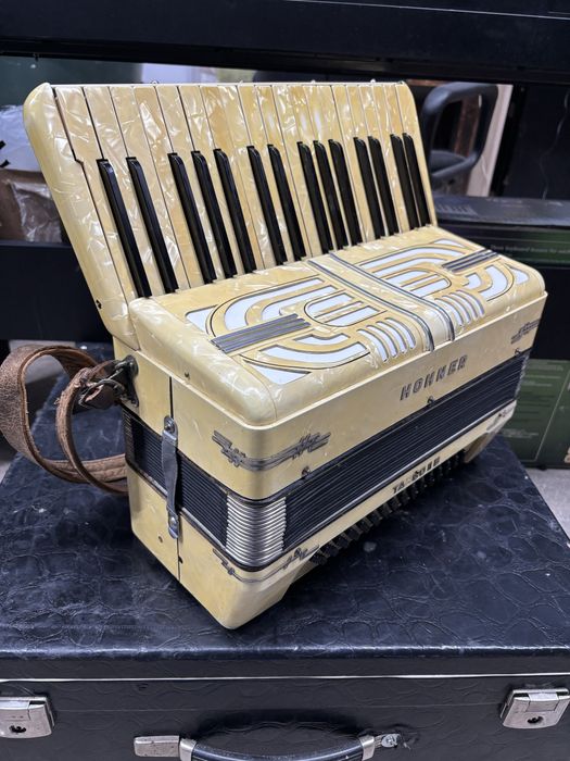 Acordeon Hohner Tango 2B 80 basi potcoava