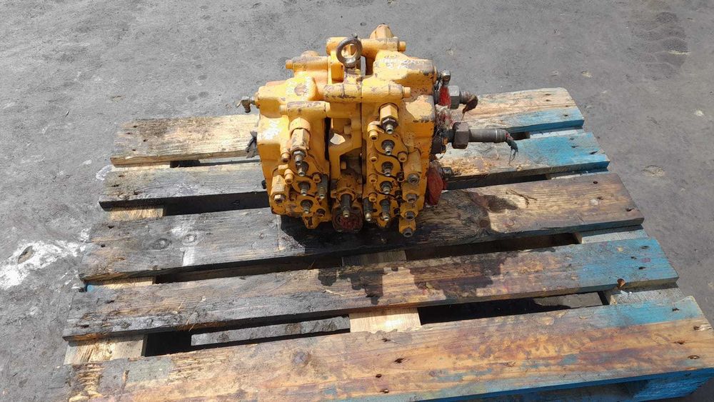 Distribuitor hidraulic Volvo U28 - 103